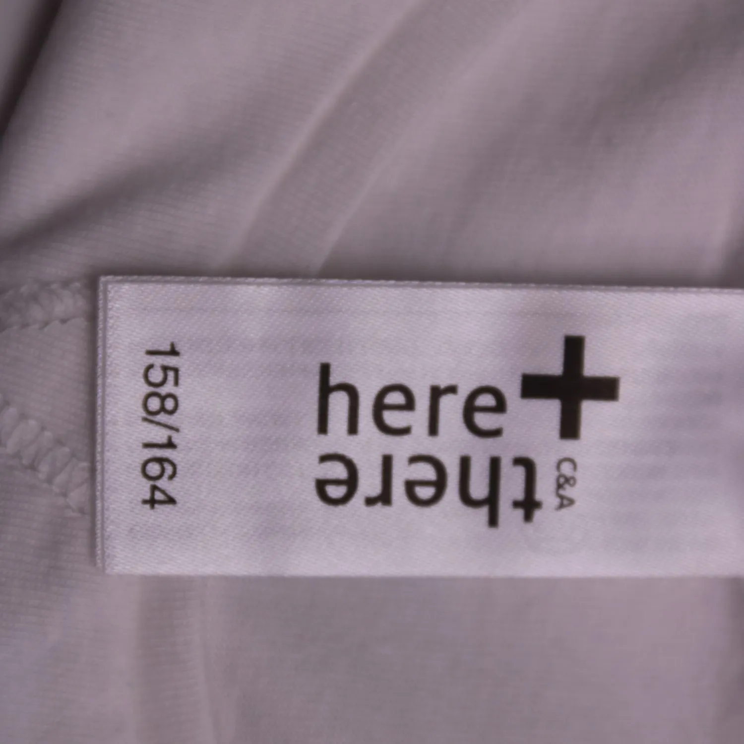 Белая футболка here + there с закруглённым низом, размер 158 см (13 лет)