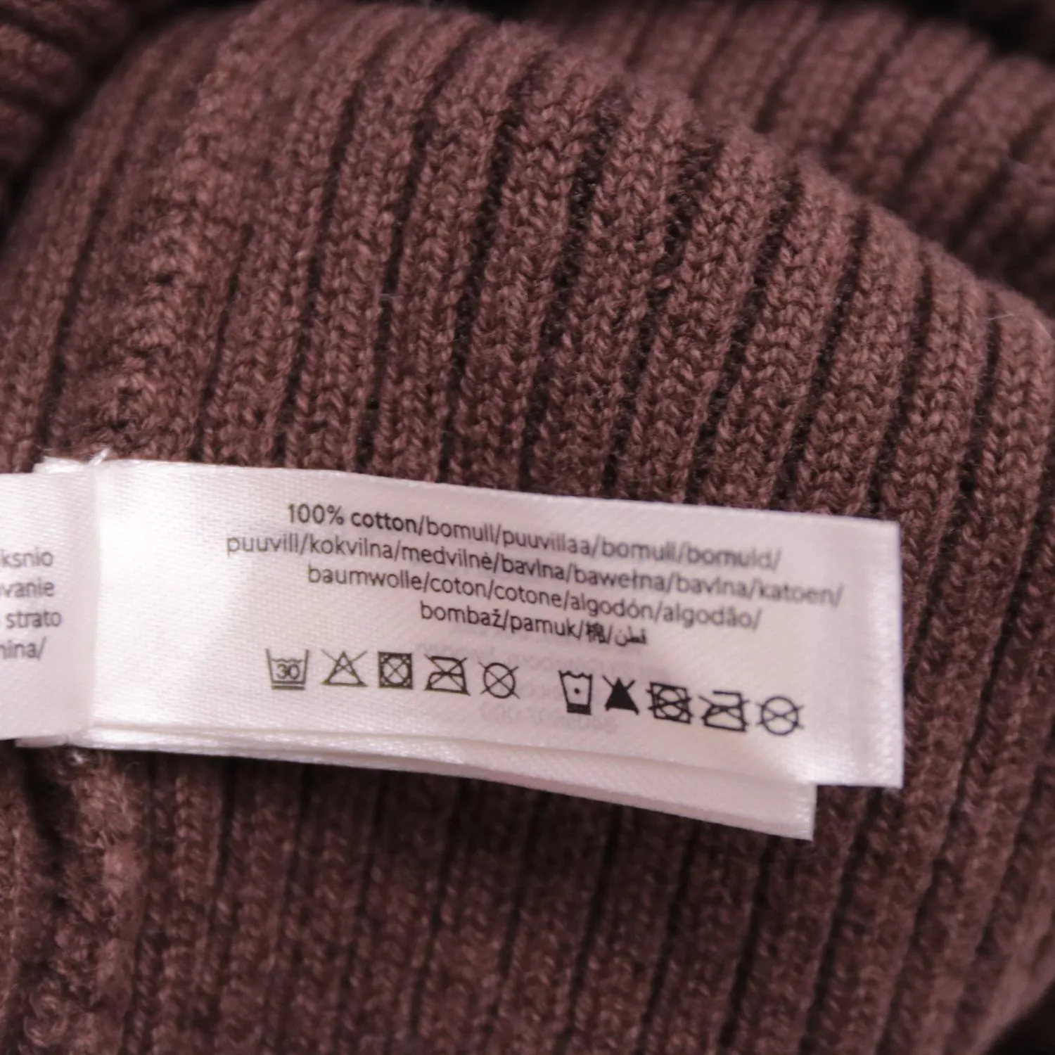 Коричневая вязаная шапка LINDEX с широким отворотом и вязкой в рубчик